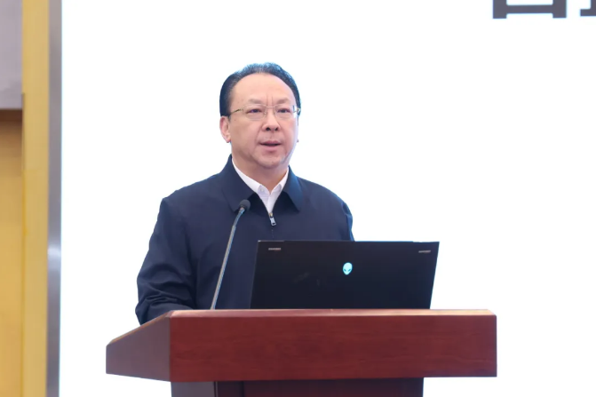 谭铁牛院士作主旨报告.png 谭铁牛院士作主旨报告.png