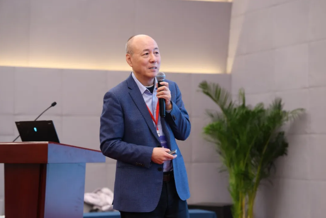 韩宇副主任作主旨报告.png 韩宇副主任作主旨报告.png